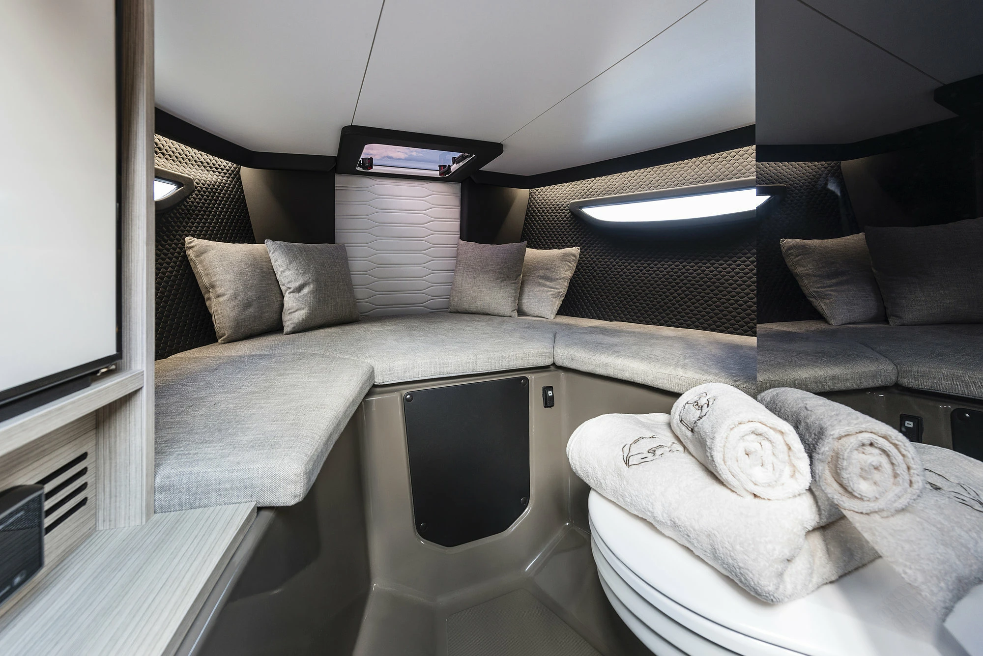 Cabina interna del Cranchi E26 Classic